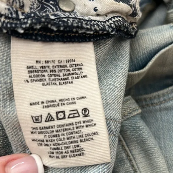 Anthropologie Pilcro Hyphen Distressed Frayed Hem Boyfriend Jeans