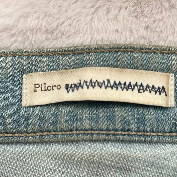 Anthropologie Pilcro Hyphen Distressed Frayed Hem Boyfriend Jeans