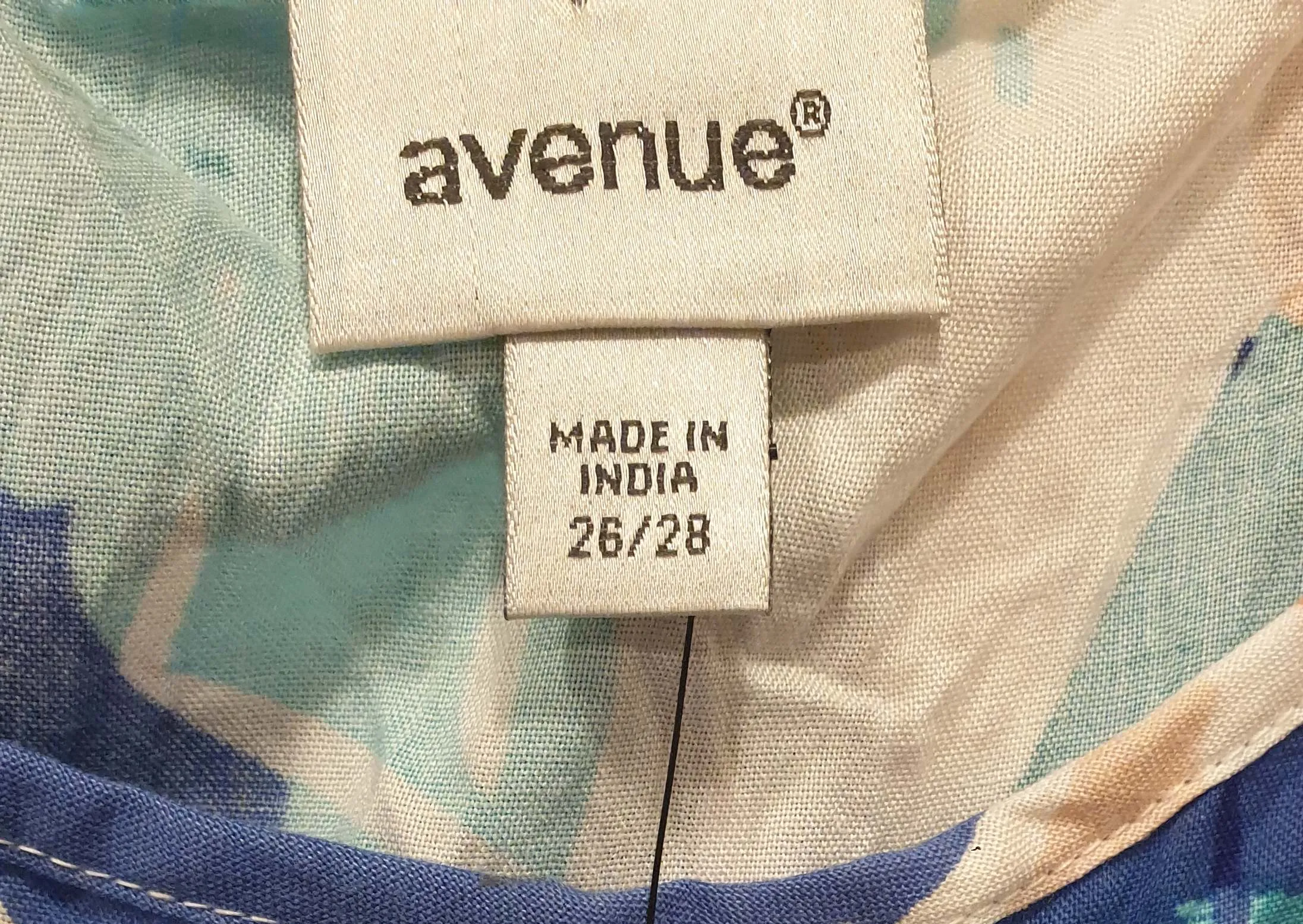Avenue colourful print sleeveless dress size 26/28