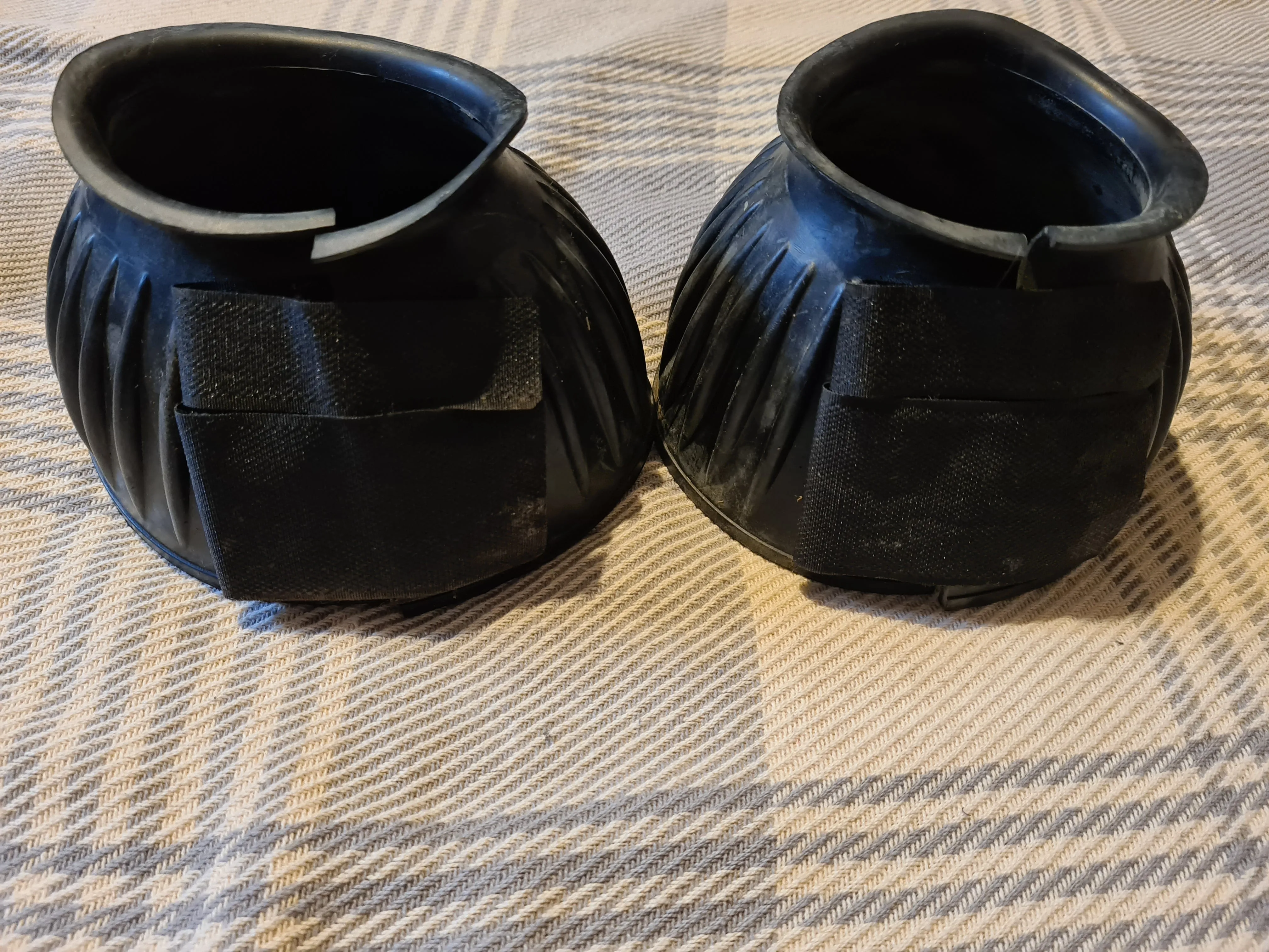 Black rubber over reach boots size XL FREE POSTAGE