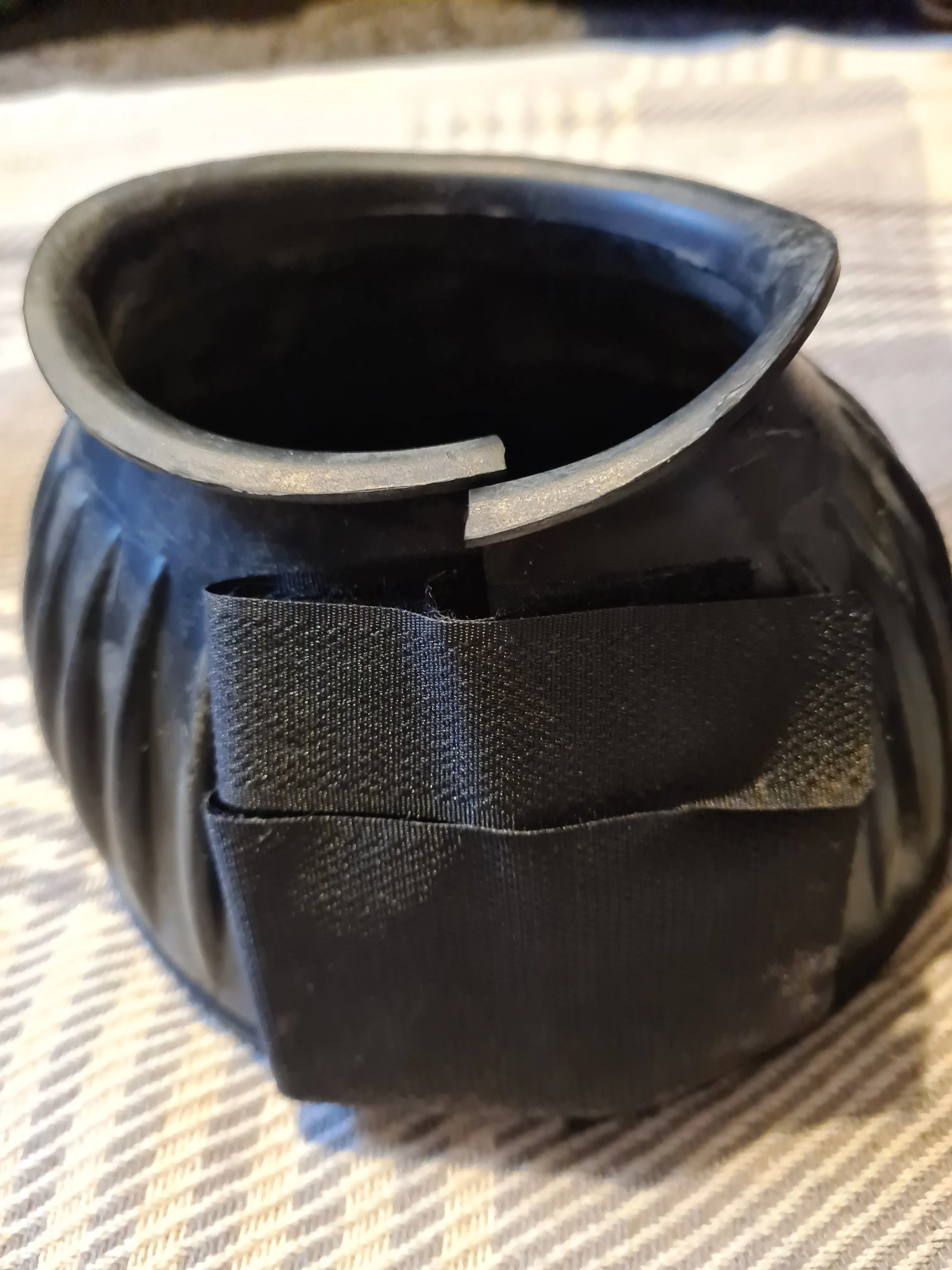 Black rubber over reach boots size XL FREE POSTAGE