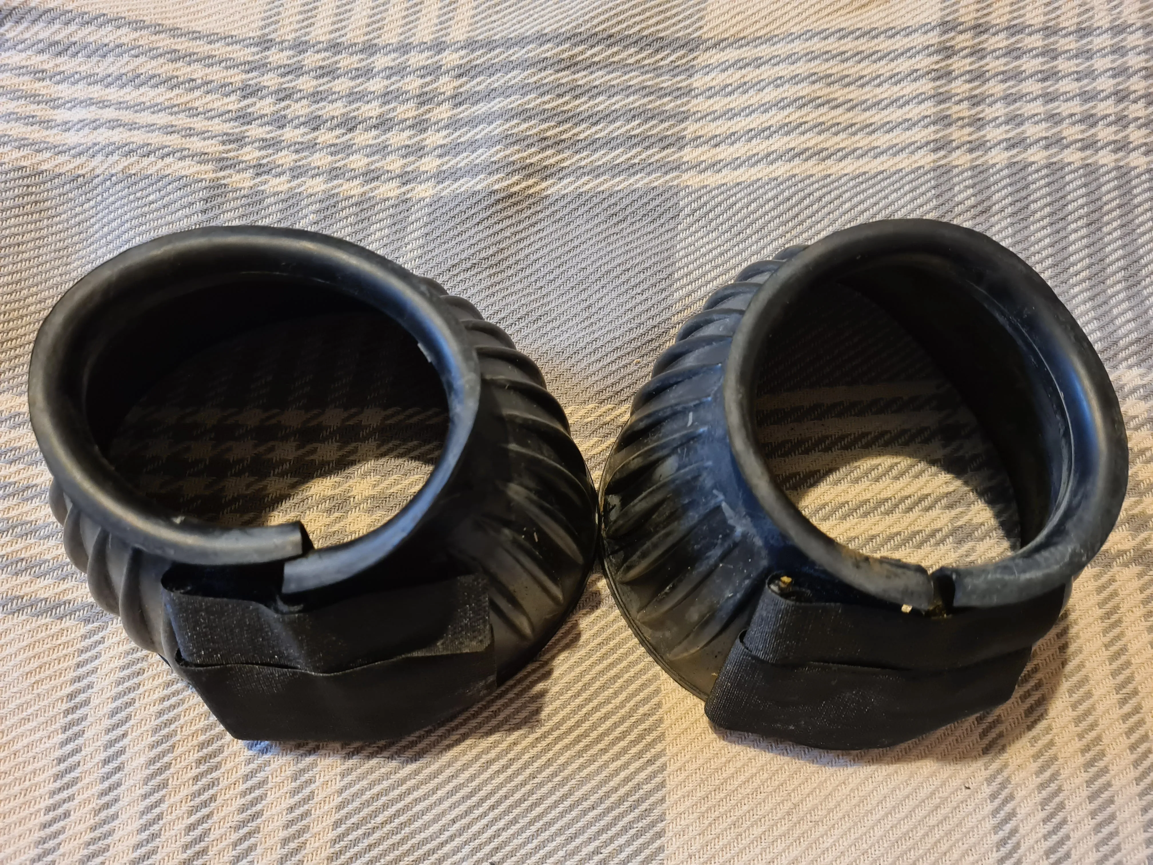 Black rubber over reach boots size XL FREE POSTAGE