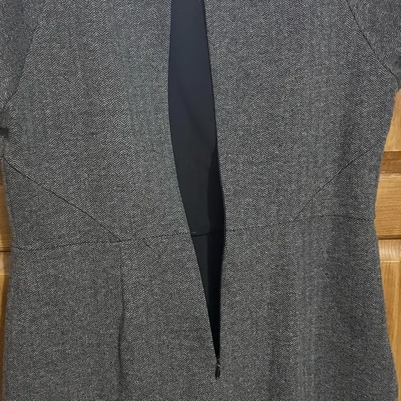 Brooks Brothers Size 12 Women’s Stretch Cap Sleeve Dress in grey herringbone