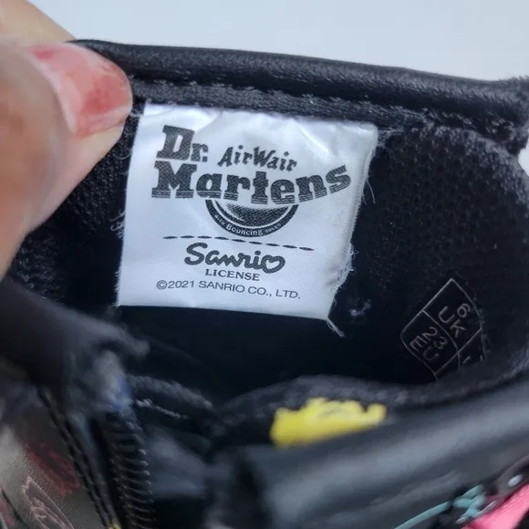 Dr martens Sanrio Hello kitty boots Toddler (Girl) Size 7.