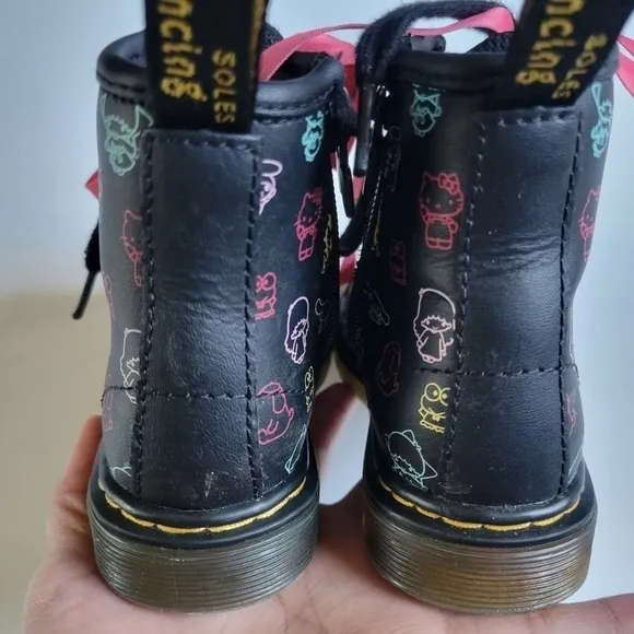 Dr martens Sanrio Hello kitty boots Toddler (Girl) Size 7.