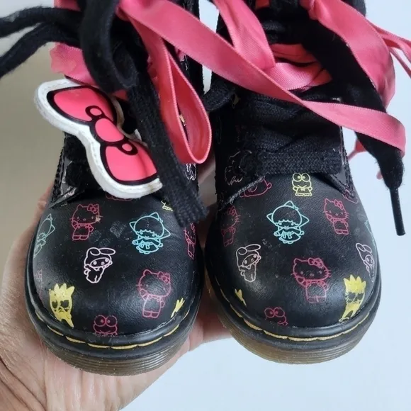 Dr martens Sanrio Hello kitty boots Toddler (Girl) Size 7.
