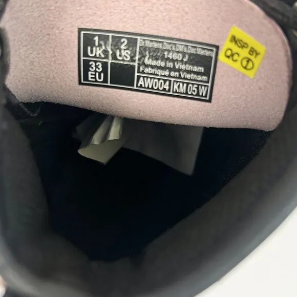 Dr Martins Boots Girls Size 2 1460 8-Eye Patent Pale Pink Side‎ Zipper Lace Up