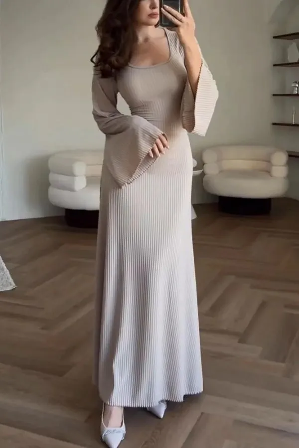 Elegant tie-waist knitted dress