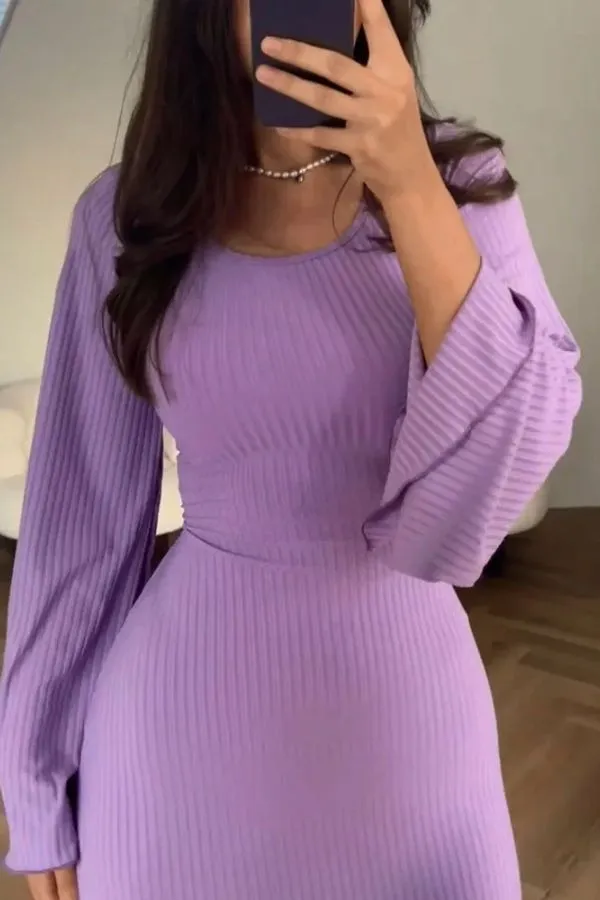 Elegant tie-waist knitted dress