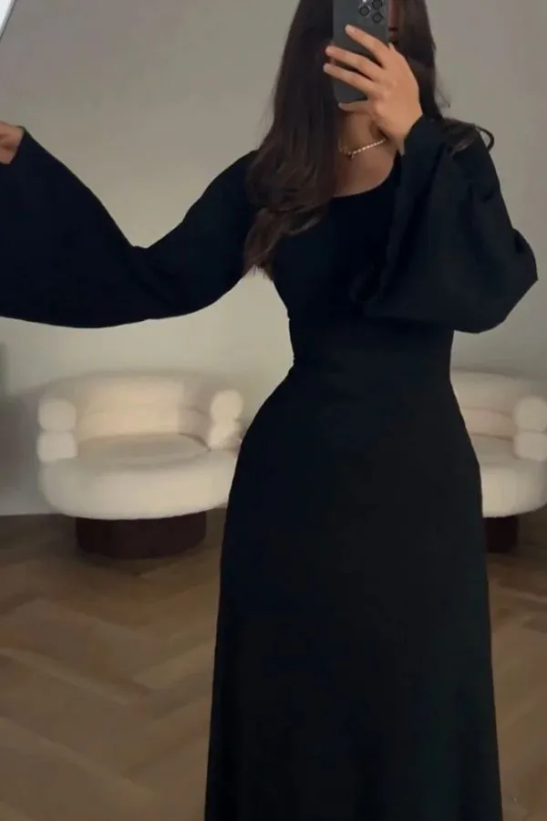Elegant tie-waist knitted dress