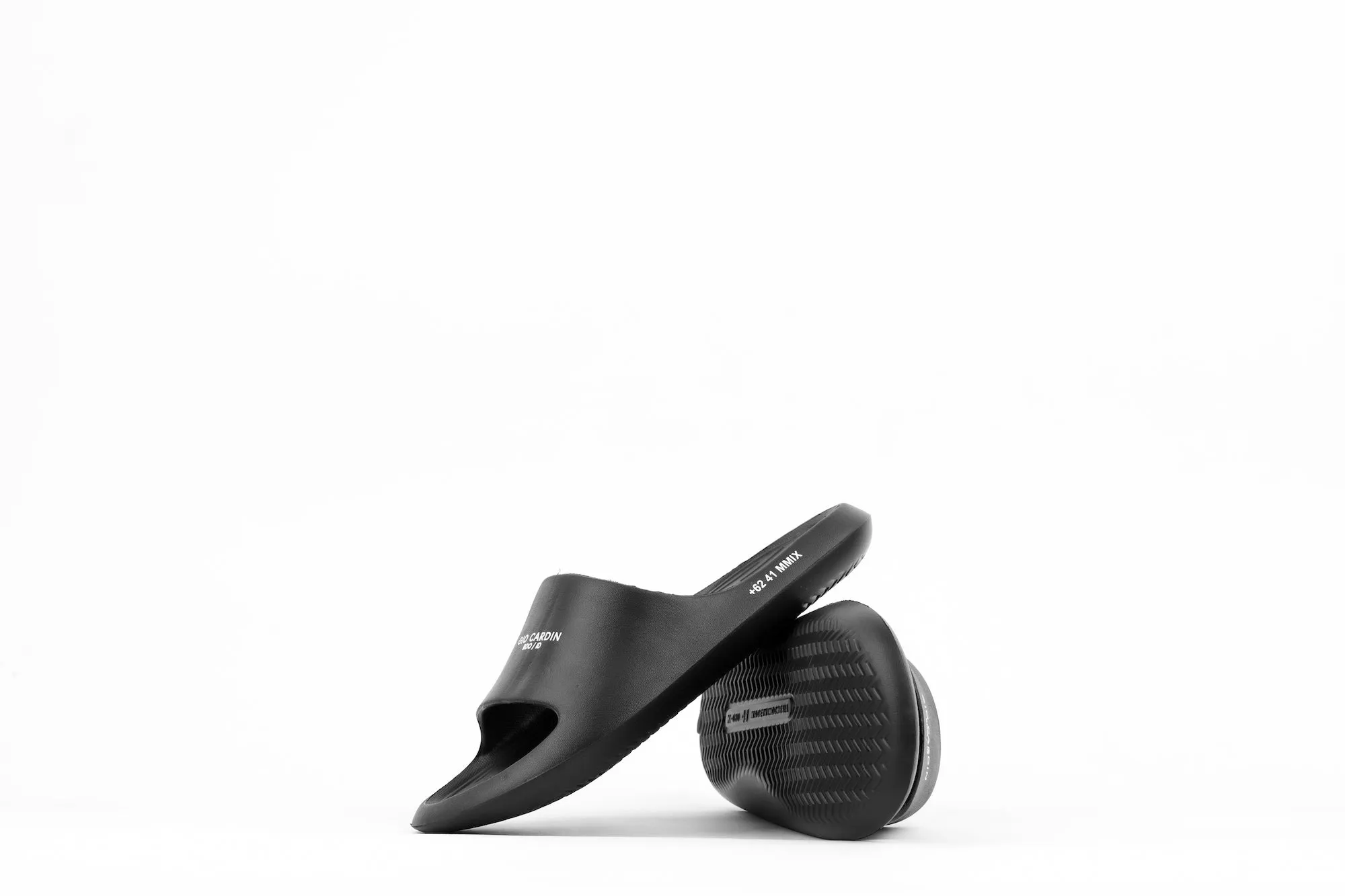 G SLIDES v2 | TRIPLE BLACK | UNISEX