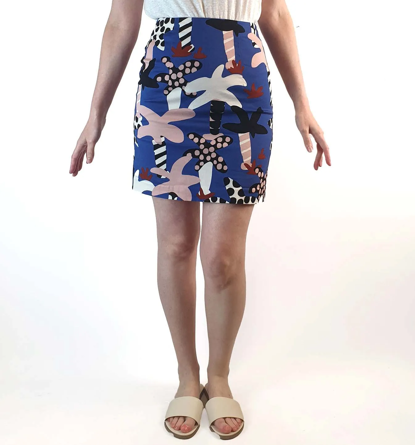 Gorman blue mini skirt with unique floral print size 8 (best fits size 6)