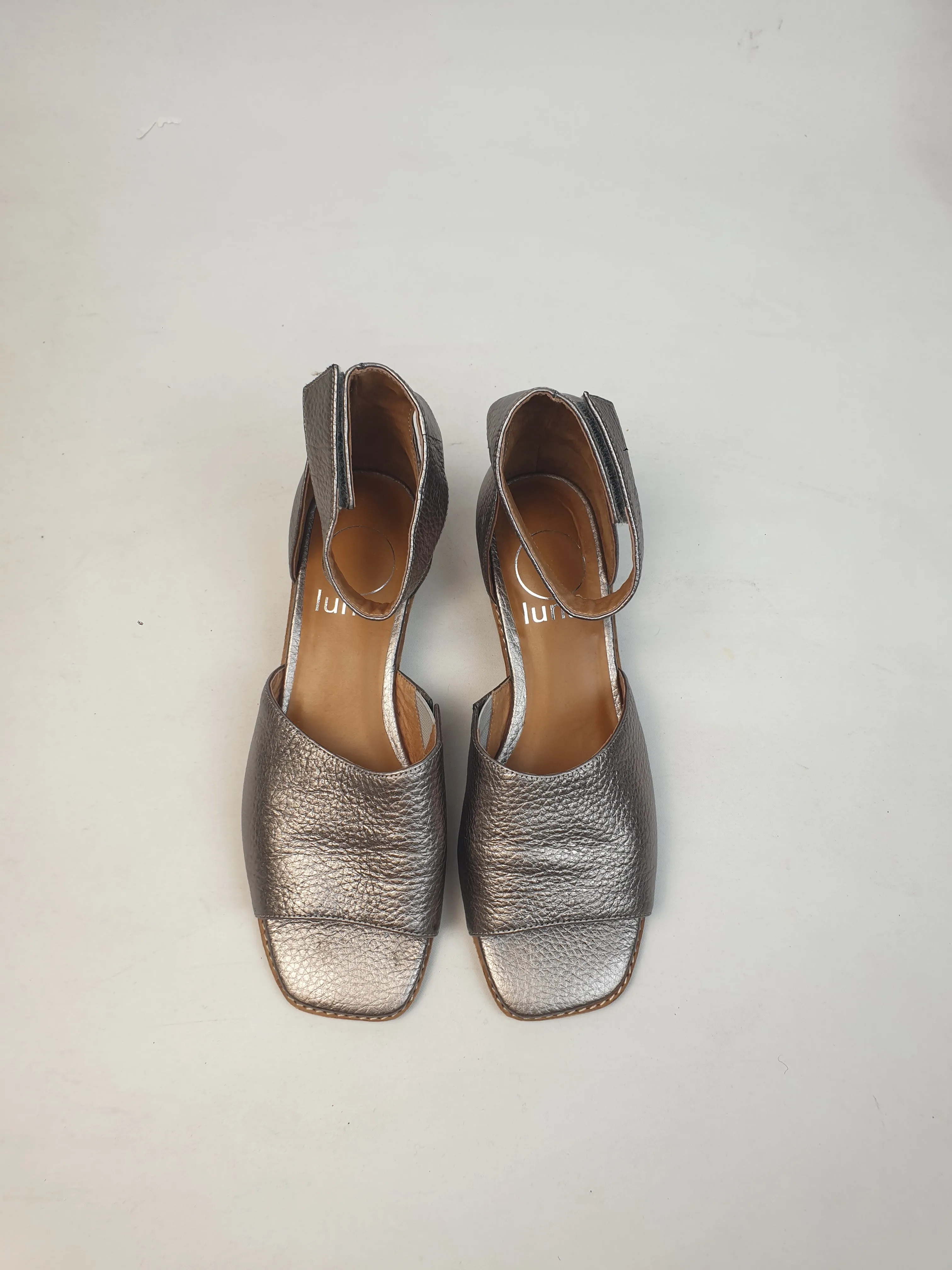 Lunar pewter gold leather ankle strap sandals size 37