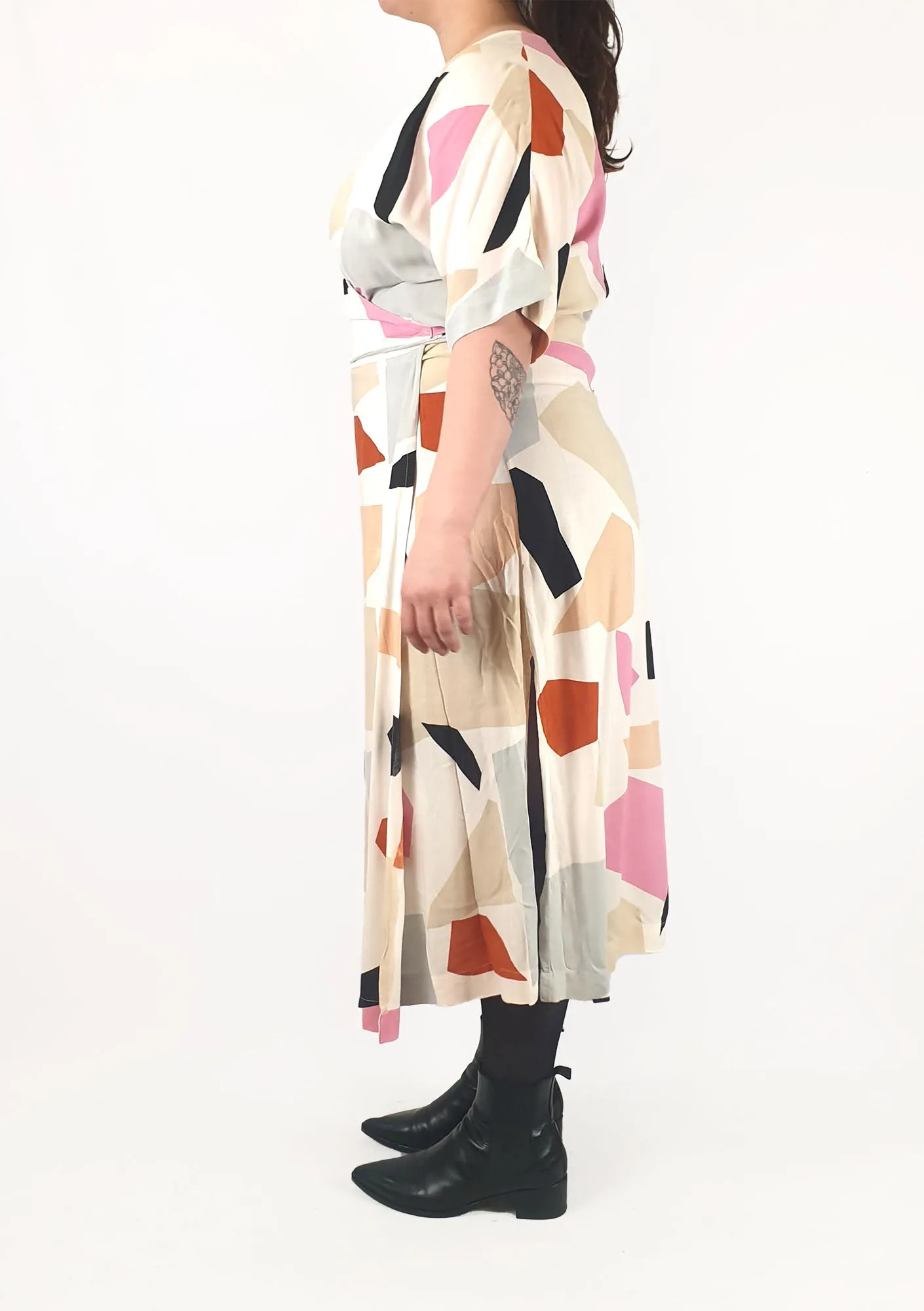 Naomi Murrel gorgeous unique print wrap style dress size L (best fits size 14)