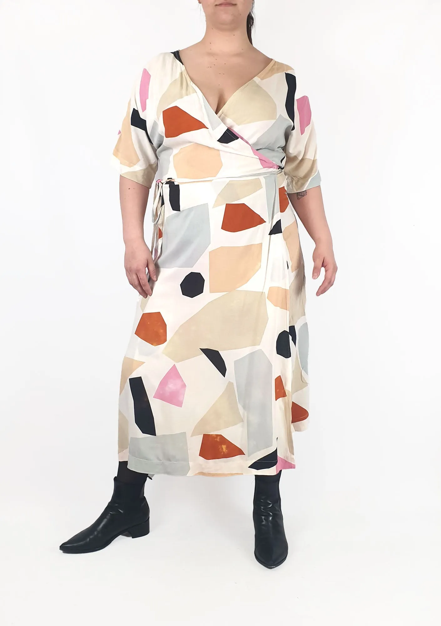 Naomi Murrel gorgeous unique print wrap style dress size L (best fits size 14)