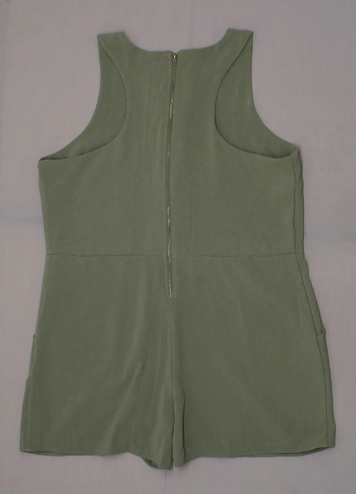 New Xhilaration Women's Sleeveless Lace-Up Romper With Pockets X-Large