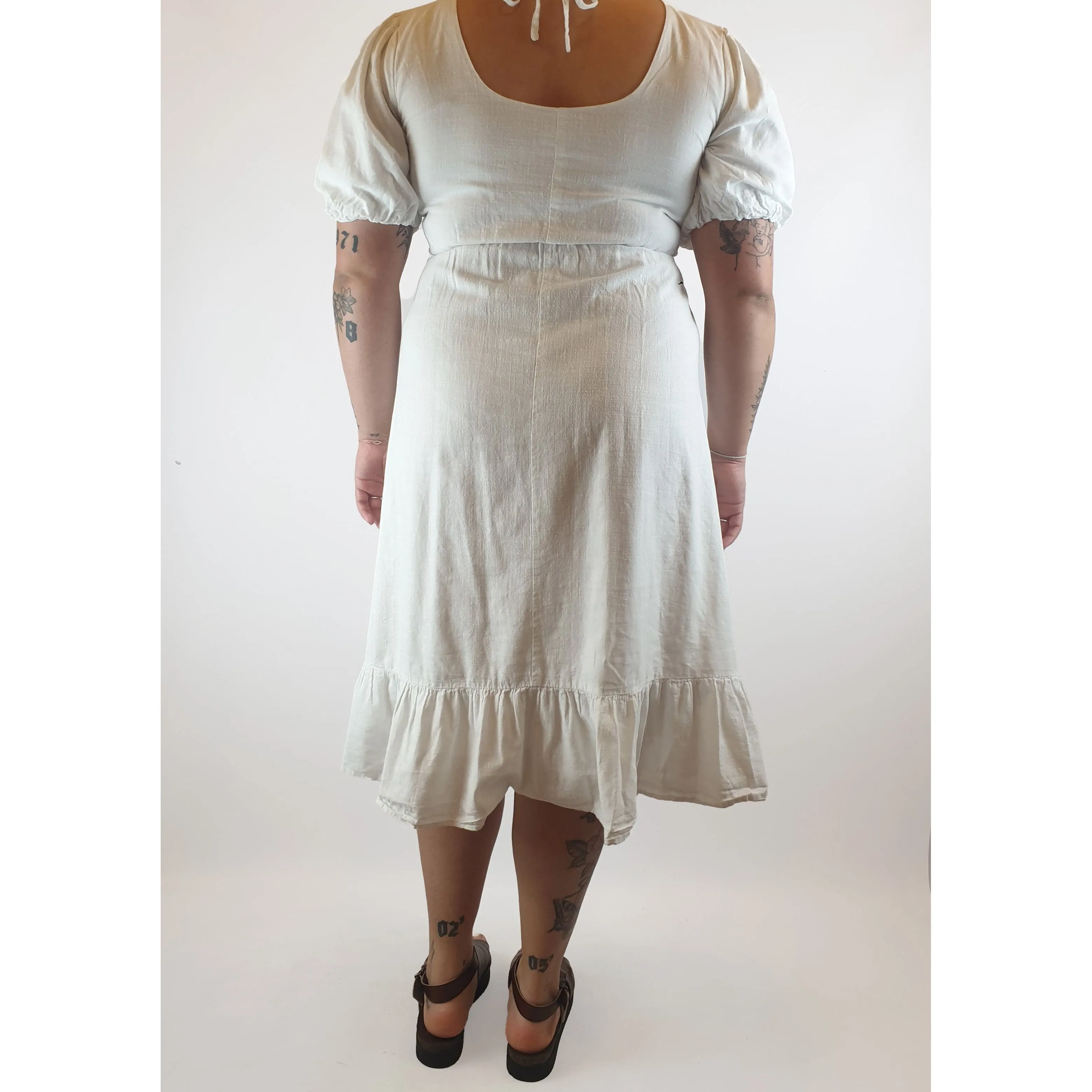 Savel pre-owned white 100% cotton white dress with waist tie size 14