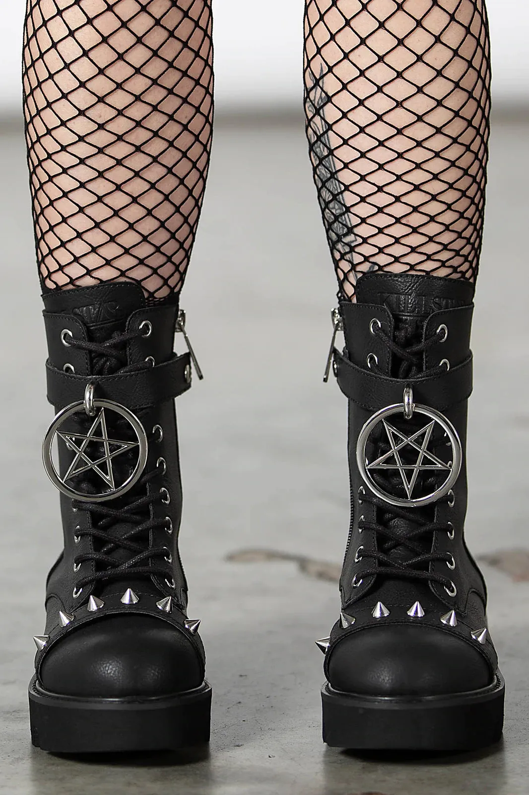 UNISEX Ring me up chunky sole boots w/ pentagram and spike stud details